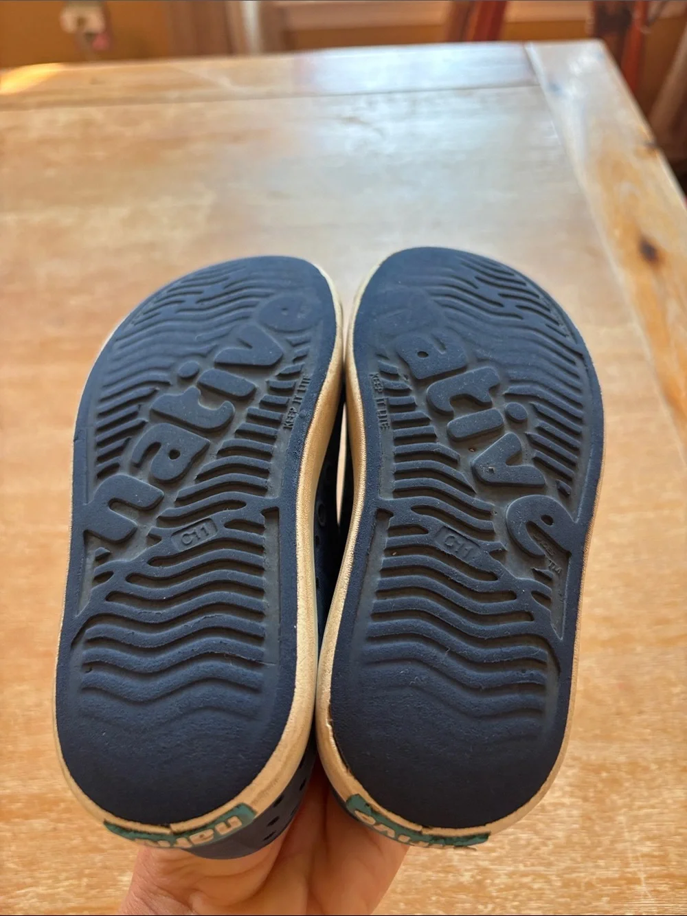 Native Kids Slip-On water shoes navy